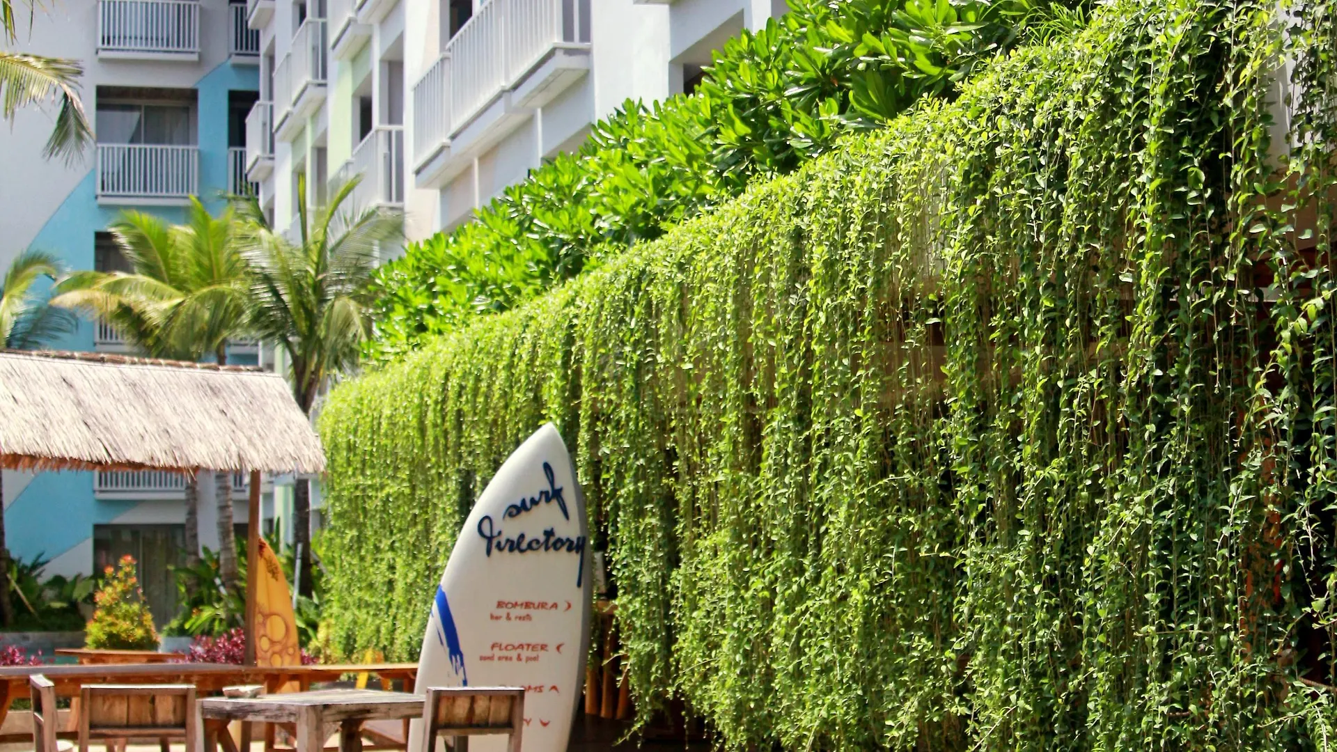Bliss Surfer Hotel By Tritama Hospitality Legian