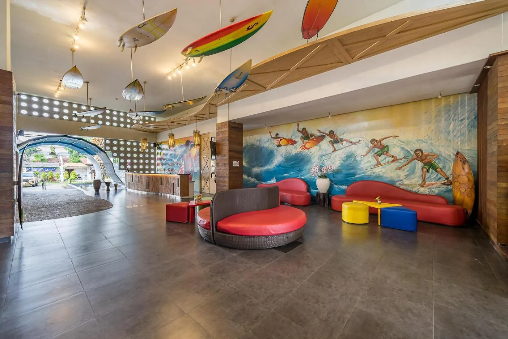 Bliss Surfer Hotel By Tritama Hospitality Legian 4*,  Indonesië
