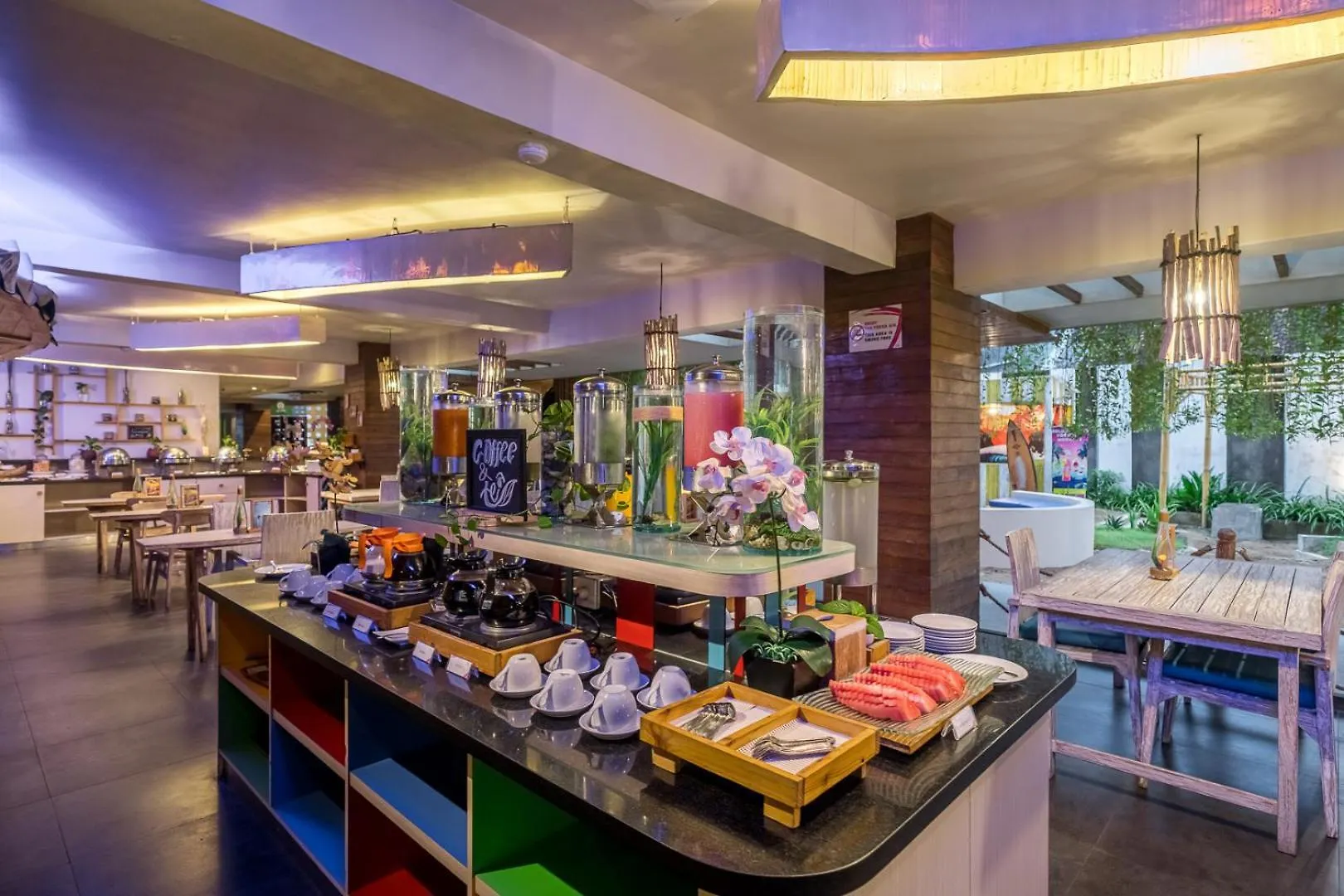Bliss Surfer Hotel By Tritama Hospitality Legian Indonesië