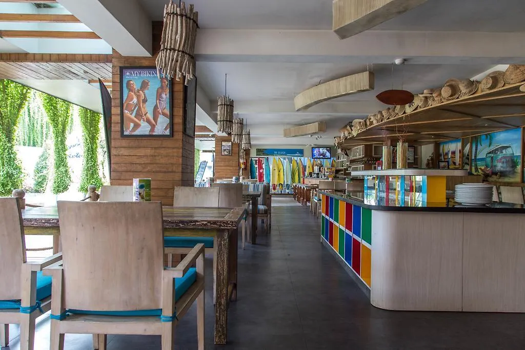 Bliss Surfer Hotel By Tritama Hospitality Legian 4*,